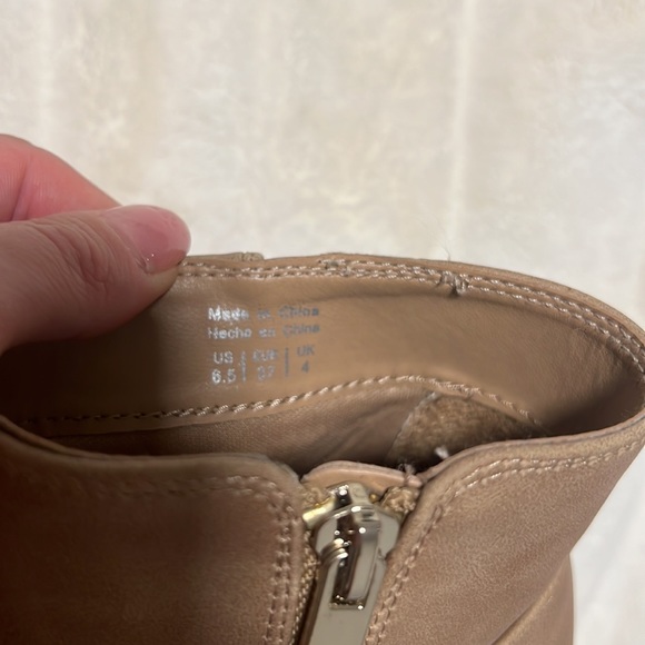 Call it Spring mini boots - Picture 3 of 3